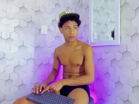 Snapshot of 777_dmz_ chatting on 02-07-26, 01:57 777 dmz online show from 02-07-26, 01:57