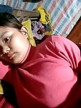 Snapshot of Luminana chatting on 05-08-26, 05:33 Luminana online show from 05-08-26, 05:33