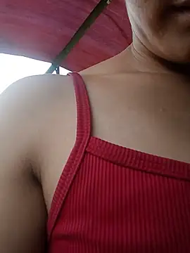 Snapshot of Luminana chatting on 05-19-26, 05:36 Luminana online show from 05-19-26, 05:36