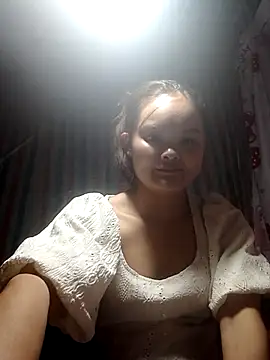 Snapshot of Luminana chatting on 02-08-26, 02:20 Luminana online show from 02-08-26, 02:20