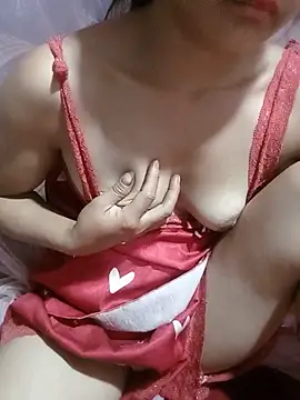 Snapshot of Luminana chatting on 05-28-26, 11:49 Luminana online show from 05-28-26, 11:49