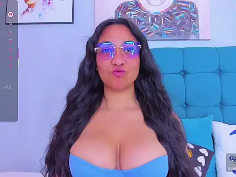 Snapshot of Venuz_01 chatting on 03-11-26, 10:04 Venuz 01 online show from 03-11-26, 10:04