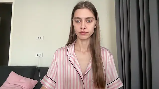 Snapshot of SonyaSweety chatting on 02-22-26, 12:35 SonyaSweety online show from 02-22-26, 12:35