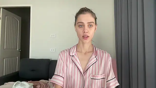 Snapshot of SonyaSweety chatting on 02-21-26, 02:57 SonyaSweety online show from 02-21-26, 02:57