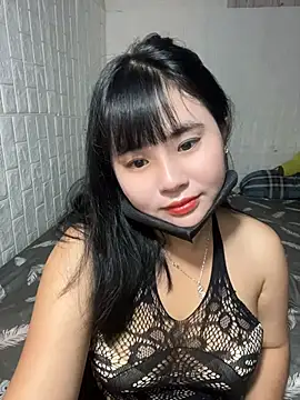 Snapshot of Lewd_couple chatting on 04-23-26, 12:29 Lewd couple online show from 04-23-26, 12:29