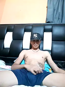 Snapshot of ApoloVnzla chatting on 02-06-26, 06:20 ApoloVnzla online show from 02-06-26, 06:20