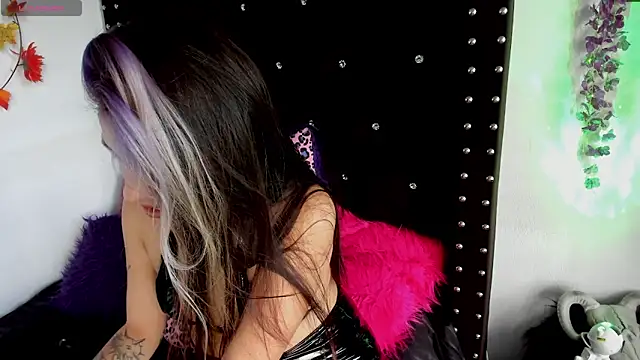 Snapshot of Midory_6 chatting on 02-25-26, 08:30 Midory 6 online show from 02-25-26, 08:30