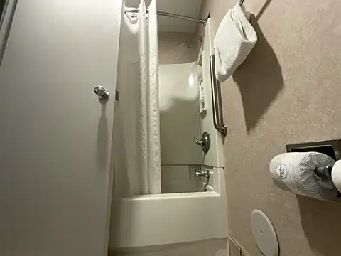 Goldie Glows63 online show from 04-01-26, 05:09