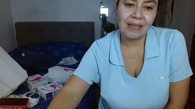 Snapshot of Karo_sexy chatting on 10-27-25, 03:40 Karo sexy online show from 10-27-25, 03:40