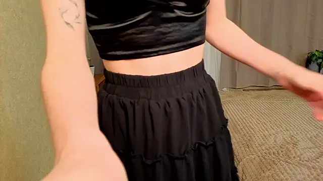 NikkyBee  online show from 02-10-26, 08:13