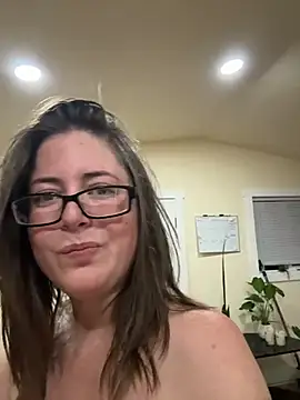 Snapshot of Naomi_Blaire chatting on 03-03-26, 08:54 Naomi Blaire online show from 03-03-26, 08:54