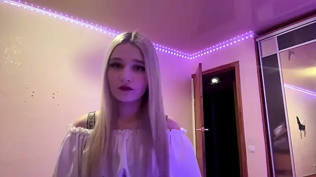 MiaBerlateen online show from 02-14-26, 02:17