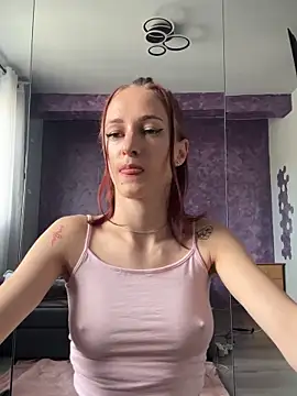 Snapshot of Roxyfoxyyy chatting on 05-15-26, 05:27 Roxyfoxyyy online show from 05-15-26, 05:27