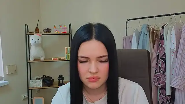 Snapshot of JenniferHowardd chatting on 02-10-26, 11:09 JenniferHowardd online show from 02-10-26, 11:09