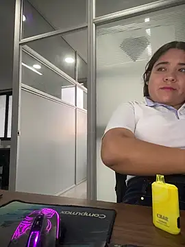 Emily Harpeer online show from 03-04-26, 11:40