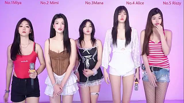 Snapshot of Velvet-girl chatting on 02-11-26, 10:04 Velvet-girl online show from 02-11-26, 10:04