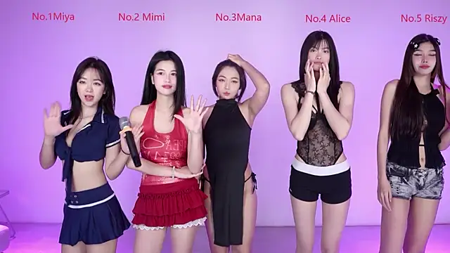 Snapshot of Velvet-girl chatting on 02-21-26, 10:28 Velvet-girl online show from 02-21-26, 10:28