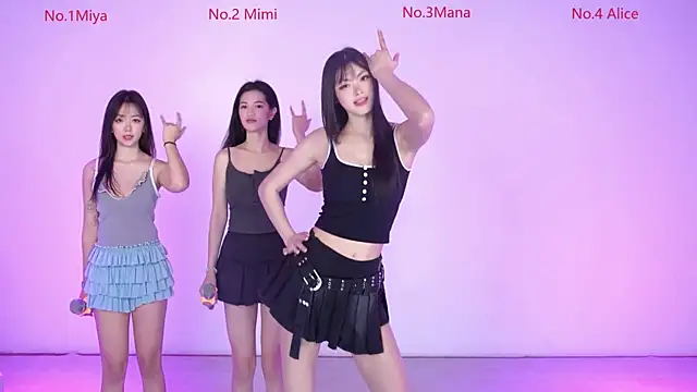 Snapshot of Velvet-girl chatting on 02-14-26, 10:26 Velvet-girl online show from 02-14-26, 10:26