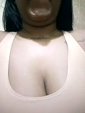 Zoe Renata online show from 05-17-26, 08:47