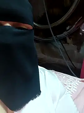 Snapshot of Warda_Egy chatting on 02-20-26, 10:12 Warda Egy online show from 02-20-26, 10:12