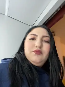 Amber Sinn online show from 05-12-26, 01:02
