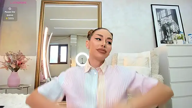 Snapshot of ElinaMoon_ chatting on 02-27-26, 07:08 ElinaMoon online show from 02-27-26, 07:08