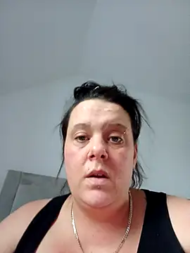 Snapshot of louisa36 chatting on 02-19-26, 02:47 louisa36 online show from 02-19-26, 02:47