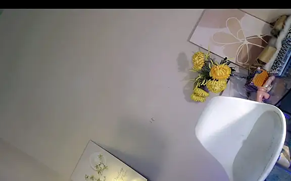 BitchWithTaste online show from 04-10-26, 10:06