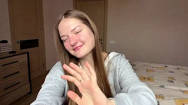 Snapshot of Milayouknow chatting on 02-15-26, 09:19 Milayouknow online show from 02-15-26, 09:19