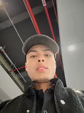 Snapshot of Eros_lee chatting on 07-05-26, 10:16 Eros lee online show from 07-05-26, 10:16
