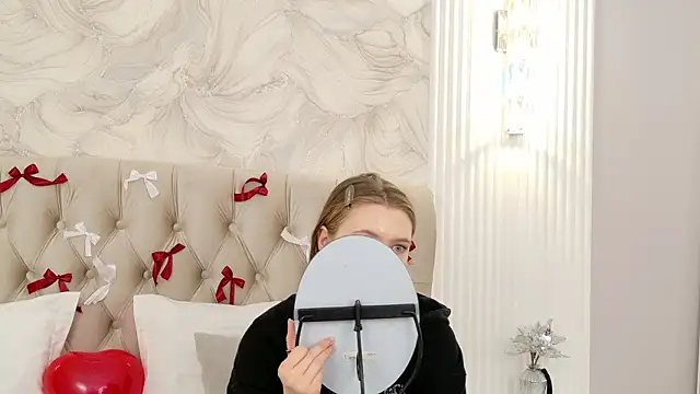 StacyHicks online show from 02-12-26, 03:01