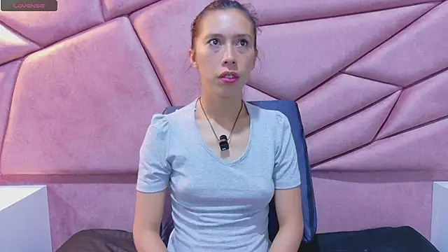 Snapshot of kimberlypink_ chatting on 02-14-26, 11:43 kimberlypink online show from 02-14-26, 11:43