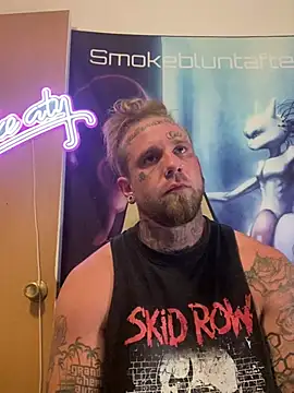 Snapshot of Smokebluntafterblunt chatting on 06-19-26, 01:11 Smokebluntafterblunt online show from 06-19-26, 01:11