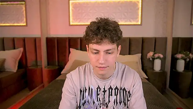 Snapshot of StefanBev chatting on 02-19-26, 07:33 StefanBev online show from 02-19-26, 07:33