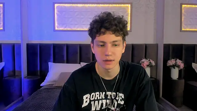 Snapshot of StefanBev chatting on 02-25-26, 07:47 StefanBev online show from 02-25-26, 07:47