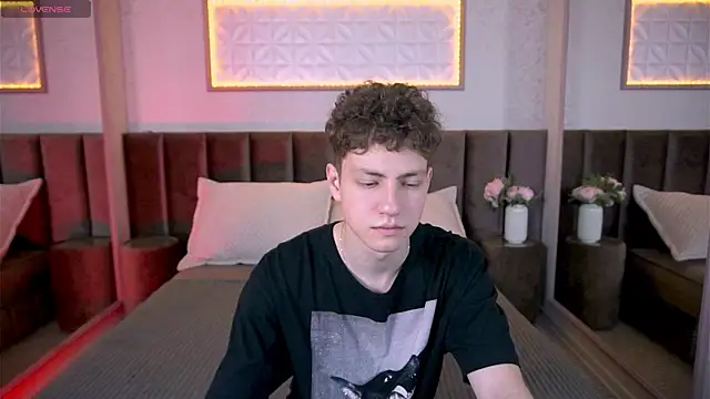 Snapshot of StefanBev chatting on 02-11-26, 07:25 StefanBev online show from 02-11-26, 07:25