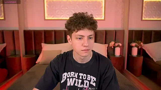 Snapshot of StefanBev chatting on 02-20-26, 07:38 StefanBev online show from 02-20-26, 07:38