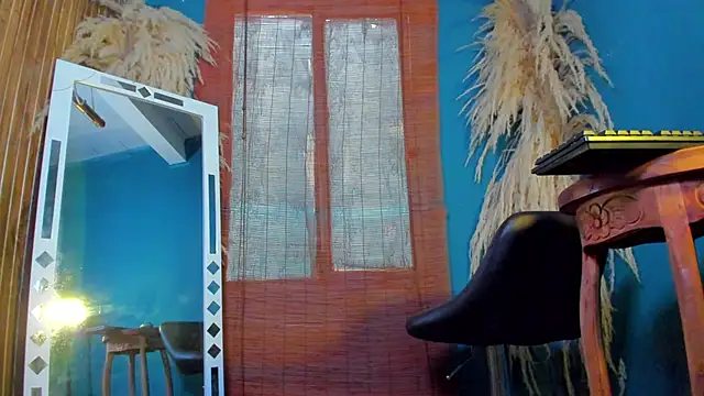 Snapshot of sophia_storm01 chatting on 02-11-26, 01:33 sophia storm01 online show from 02-11-26, 01:33