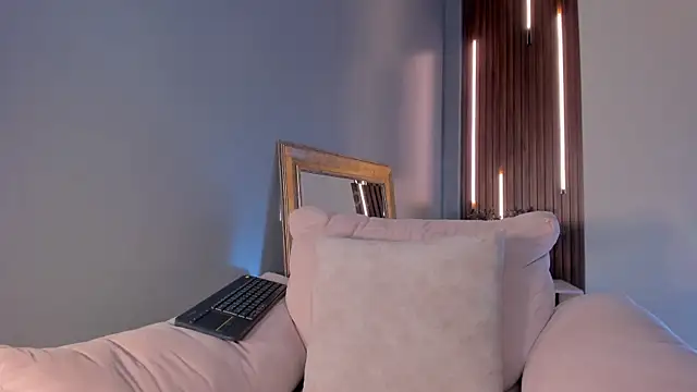 Snapshot of SimonaStar chatting on 02-20-26, 12:51 SimonaStar online show from 02-20-26, 12:51