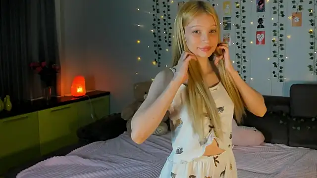 Kiracute18 online show from 04-24-26, 04:53