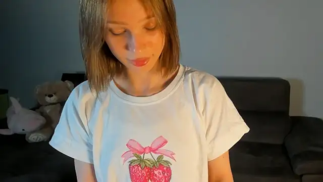 Kiracute18 online show from 06-14-26, 06:42