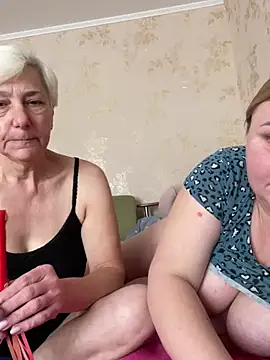 Snapshot of Mommy-girl-Lola chatting on 02-16-26, 08:46 Mommy-girl-Lola online show from 02-16-26, 08:46