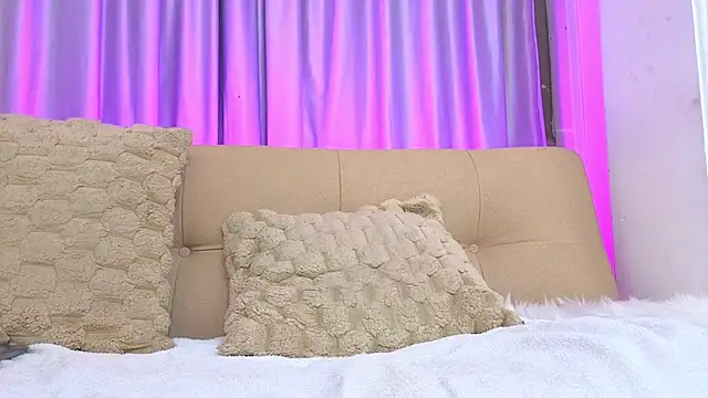 Snapshot of Mia_Naive chatting on 02-28-26, 12:05 Mia Naive online show from 02-28-26, 12:05