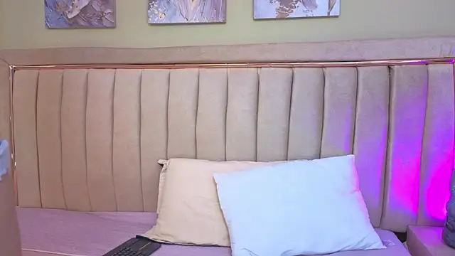 Mia Naive online show from 03-14-26, 12:11