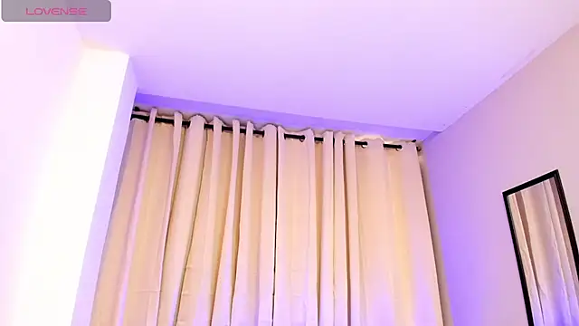 Mia Naive online show from 05-25-26, 04:17