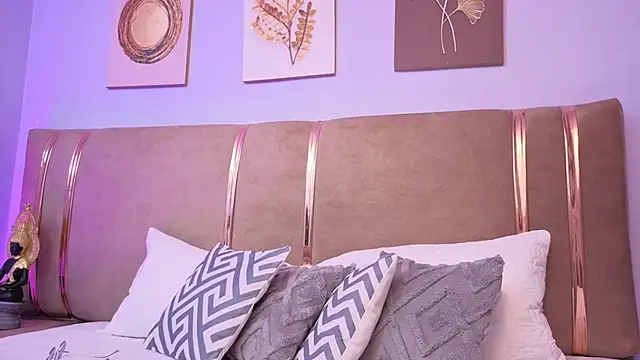 Mia Naive online show from 03-18-26, 12:08