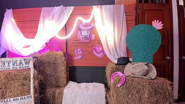 Mia Naive online show from 03-21-26, 11:47