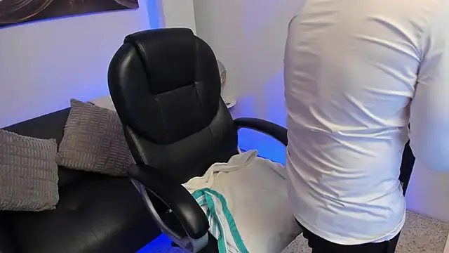 Snapshot of Tommas_Jhonson chatting on 02-27-26, 03:51 Tommas Jhonson online show from 02-27-26, 03:51