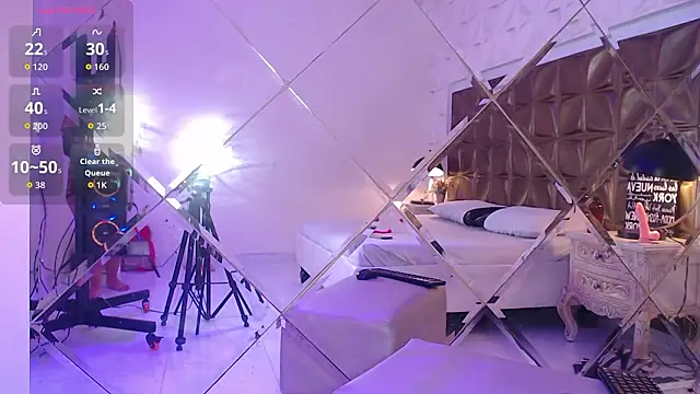 LunaJohns online show from 03-13-26, 12:21