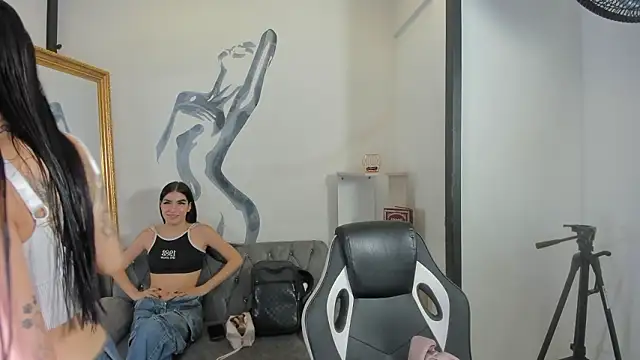 Snapshot of lorraineHunter chatting on 03-17-26, 12:19 lorraineHunter online show from 03-17-26, 12:19